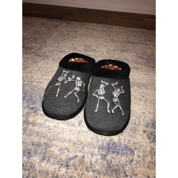 Target dancing skeleton dearfoam slippers - Picture 1 of 5